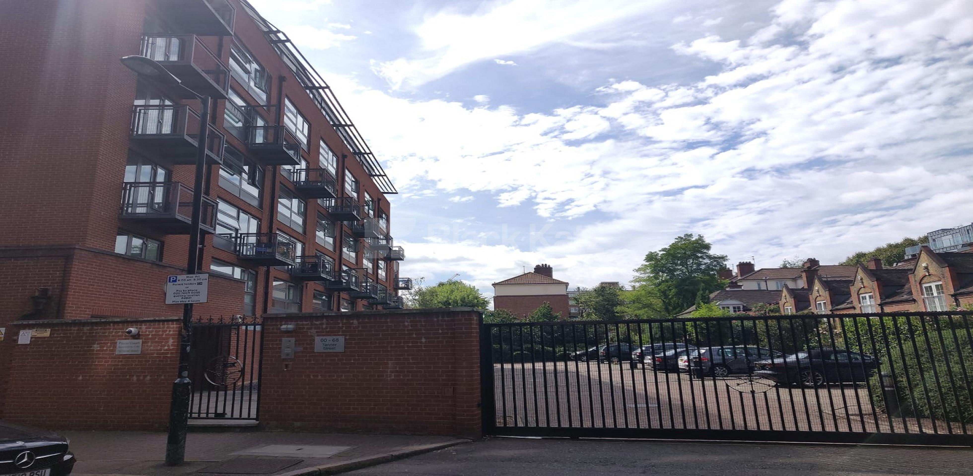 			LET , 2 Bedroom, 1 bath, 1 reception Apartment			 Florin Court. Tanner Street, London Bridge  SE1